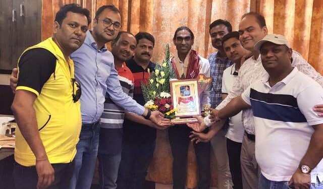 ପ୍ରମୋଦ ଭଗତ ଙ୍କୁ ପ୍ଲେୟାର୍ସ କ୍ଲବ ପକ୍ଷରୁ ସମ୍ବର୍ଦ୍ଧନା