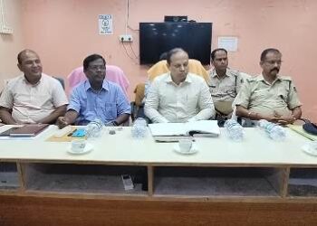 ଗଜପତି ଜିଲ୍ଲା ମୋହନା ବ୍ଲକ ଅଡବା ଥାନା ଅନ୍ତର୍ଗତ ଆଲିଗଣ୍ଡା ଓ ବେଗଣ୍ଡାଗ୍ରାମ ମଧ୍ୟରେ ଚାଲିଥିବା ବହୁଦିନର ଜମି ବିବାଦ ଶାନ୍ତି କମିଟି ବୈଠକରେ ସମାଧାନ