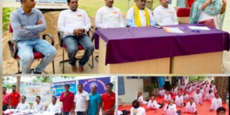 ପାରଳାଖେମୁଣ୍ଡି ସ୍ଥିତ ମହାରାଜାଙ୍କ ବାଳକ ଉଚ୍ଚବିଦ୍ୟାଳୟ ପରିସରରେ ଯୋଗ ଅଭ୍ୟାସ ଶିବିର ଅନୁଷ୍ଠିତ