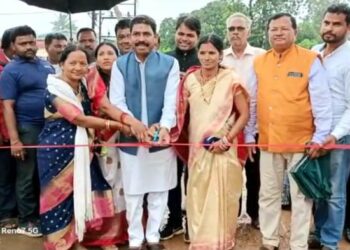 ନବ ନିର୍ମିତ ତୋରଣ ଉଦଘାଟନ କଲେ ବିଧାୟକ : ଅଧ୍ଯକ୍ଷ ଅନୁପସ୍ଥିତିକୁ ନେଇ ସାଧାରଣରେ ଅସନ୍ତୋଷ