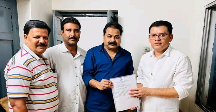 ବରଗଡ ସୁଗାର ମିଲ ପୁନଃ କାର୍ଯ୍ୟକ୍ଷମ କରାବା ପାଇଁ ବିଧାୟକ ଙ୍କୁ ଭେଟିଲେ କର୍ମଚାରୀ ସଂଘ