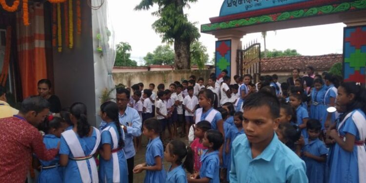 ଅମୃତ ସମାରୋହରେ ସଙ୍ଘତି ମଣ୍ଡଳ ର ଅତି ମାନସ ଜାଗରଣ ଯାତ୍ରା ରଥକୁ ସ୍ୱାଗତ