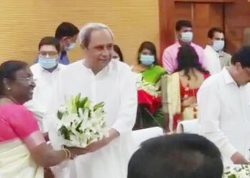 ରାଷ୍ଟ୍ରପତି ପ୍ରାର୍ଥୀ ଦ୍ରୌପଦୀ ମୁର୍ମୁ ଓଡିଶା ବିଧାନସଭା ପରିସରରେ : ବିଜେଡି ବିଧାୟକ ସାଂସଦଙ୍କ ସହିତ ଆଲୋଚନା