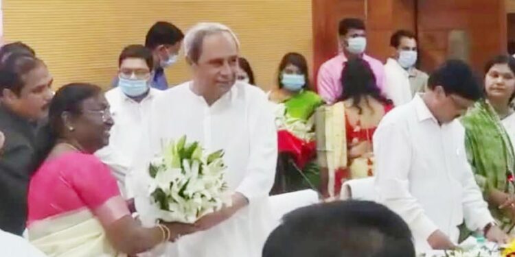 ରାଷ୍ଟ୍ରପତି ପ୍ରାର୍ଥୀ ଦ୍ରୌପଦୀ ମୁର୍ମୁ ଓଡିଶା ବିଧାନସଭା ପରିସରରେ : ବିଜେଡି ବିଧାୟକ ସାଂସଦଙ୍କ ସହିତ ଆଲୋଚନା