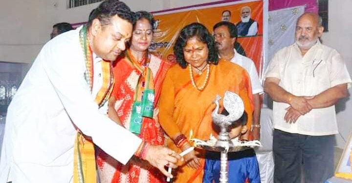 ରଣପୁର ରେ କେନ୍ଦ୍ରମନ୍ତ୍ରୀ ଙ୍କ ଜିଲ୍ଲାସ୍ତରୀୟ ସମୀକ୍ଷା ବୈଠକ