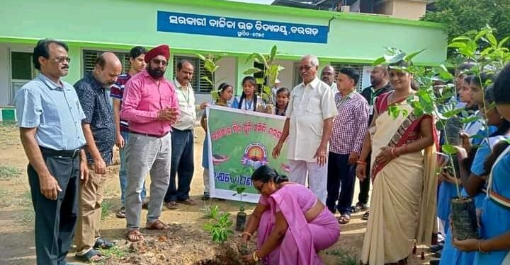 ଭଗବାନ ମିଶ୍ର ସ୍ମୃତି ସମିତି ପକ୍ଷରୁ ବୃକ୍ଷ ରୋପଣ କାର୍ଯ୍ୟକ୍ରମ