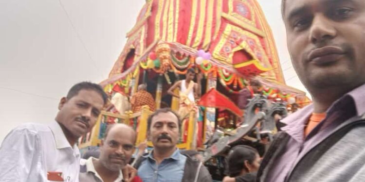 ବାହୁଡିଲେ ମହାବାହୁ : ଝିପି ଝିପି ବର୍ଷାରେ ଭିଜି ରଥ ଟାଣିଲେ ଭକ୍ତ