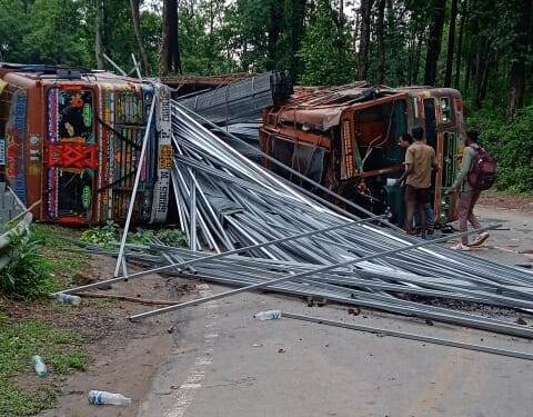 ଲୁହା ବୋଝେଇ ଟ୍ରକ ଦୁର୍ଘଟଣା ଗ୍ରସ୍ତ : ଜଣେ ଆହତ