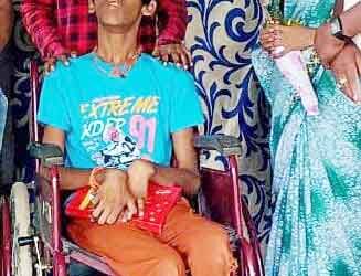 କୁଡୁମୁଲୁଗୁମ୍ମା ବ୍ଳକ ଶିକ୍ଷା କାର୍ଯ୍ୟାଳୟ ତରଫରୁ ଦିବ୍ୟାଙ୍ଗ ଛାତ୍ର ବିଶ୍ୱଜୀତ୍ ସମ୍ମାନୀତ