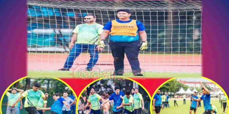 ବିଜୁ ଜନତା ଦଳର ୨୫ ତମ ପ୍ରତିଷ୍ଠା ଦିବସ ପୂର୍ତ୍ତି କୁ ସ୍ମରଣୀୟ କରିବା ପାଇଁ : ବିଜୁ ଯୁବ-ଛାତ୍ର ଜନତା ଦଳ ଏବଂ ବିଜେଡ଼ି ବିଧାୟକ ଙ୍କ ମଧ୍ୟରେ – ଫୁଟବଲ୍ ଟୁର୍ଣ୍ଣାମେଣ୍ଟ ଉଦଘାଟିତ