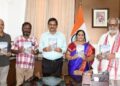 ପ୍ରଦୀପ କୁମାର ରଥଙ୍କ ଆତ୍ମ ଜୀବନୀ ‘ଥ୍ରୁ ରେନ୍‍ସ ଆଣ୍ଡ ସନ୍‍ସାଇନ୍’ ରାଜ୍ୟପାଳଙ୍କ ଦ୍ୱାରା ଉନ୍ମୋଚିତ