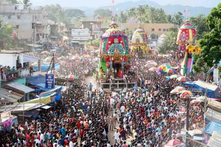 ଜନ୍ମ ବେଦୀରେ ଲୀଳା ଖେଳା ସାରି : ଶ୍ରୀମନ୍ଦିର ନିକଟରେ ପହଞ୍ଚିଲେ ଶ୍ରୀ ଜୀଉ – ଅଟକିଲେ ମଝିଦାଣ୍ଡରେ ସୁଭଦ୍ରାଙ୍କ ଦେବଦୋଳନ ରଥ