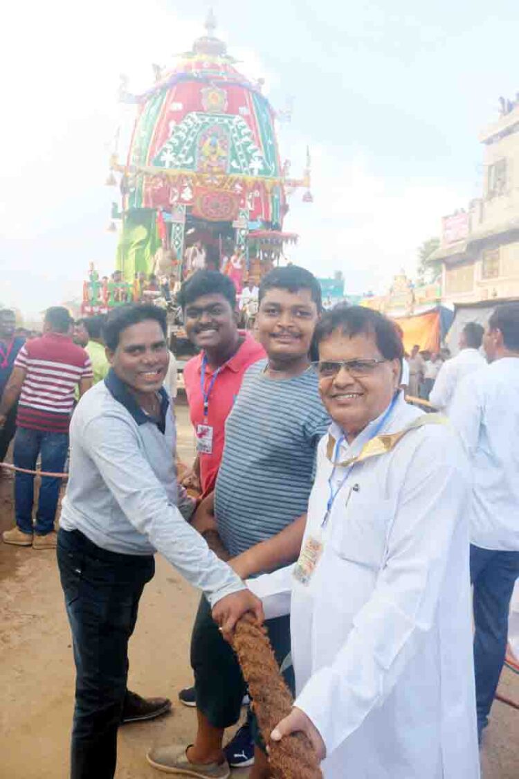 ଜନ୍ମ ବେଦୀରେ ଲୀଳା ଖେଳା ସାରି : ଶ୍ରୀମନ୍ଦିର ନିକଟରେ ପହଞ୍ଚିଲେ ଶ୍ରୀ ଜୀଉ – ଅଟକିଲେ ମଝିଦାଣ୍ଡରେ ସୁଭଦ୍ରାଙ୍କ ଦେବଦୋଳନ ରଥ