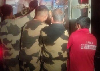 ମର୍ମନ୍ତୁଦ ସଡକ ଦୁର୍ଘଟଣା : ବାଇକକୁ ପିଟିଲା ବୋଲୋର , ବିଏସଏଫ ଯବାନଙ୍କ ସହାୟତା ରେ ଗଲେ ସ୍ବାସ୍ଥ୍ୟକେନ୍ଦ୍ର