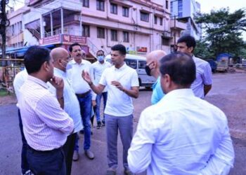 ଭୁବନେଶ୍ୱର ର ଟ୍ରାଫିକ ସମସ୍ୟା ସମାଧାନ ପାଇଁ ମୁଖ୍ୟମନ୍ତ୍ରୀ ଙ୍କ ନିର୍ଦେଶ : ସ୍ଥିତି ଅନୁଧ୍ୟାନ କଲେ 5ଟ ସଚିବ