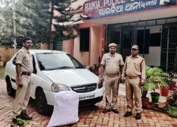 ପୁଲିସ ପାଟ୍ରୋଲିଂ ବେଳେ ଗଞ୍ଜେଇ ସହ କାର ଜବତ : ଚାଲାଣ କାରୀ ଚମ୍ପଟ ମାରିଲେ