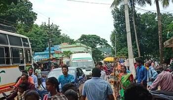ଗୁମ୍ମାରେ କେବେ ସୁଧୁରିବ ଟ୍ରାଫିକ ସମସ୍ୟା ଦୀର୍ଘ ସମୟ ଧରି ଆମ୍ବୁଲାନ୍ସ ଅଟକି ଯାଉଛି