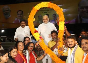 ଭୁବନେଶ୍ୱର ବିମାନ ବନ୍ଦରରେ କେନ୍ଦ୍ରମନ୍ତ୍ରୀ ଅମିତ ଶାହଙ୍କୁ ଭବ୍ୟ ସ୍ୱାଗତ