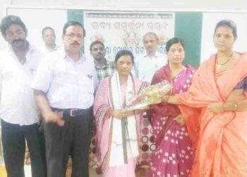 ଚାନ୍ଦପୁର ର ରାମଚଣ୍ଡୀ ନୋଡାଲ ଉଚ୍ଚ ବିଦ୍ୟାଳୟ ରେ : ମ୍ୟାଟ୍ରିକ ପରୀକ୍ଷା ରେ ୯୦ ପ୍ରତିଶତ ରୁ ଅଧିକ ରଖିଥିବ – ଛାତ୍ର ଛାତ୍ରୀ ଙ୍କୁ ସମ୍ବର୍ଧନା