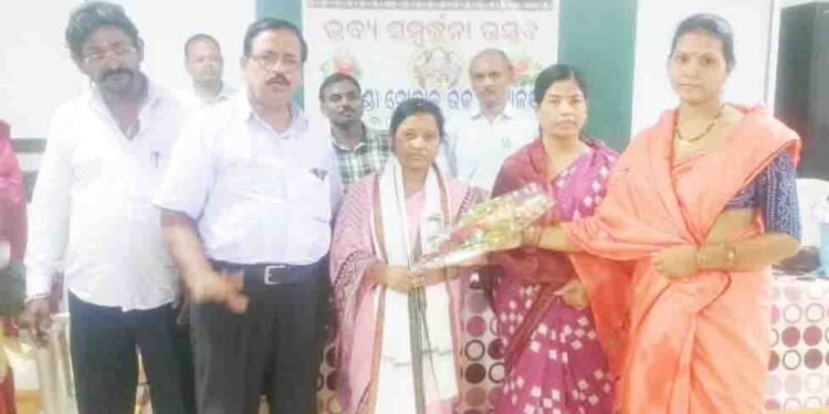 ଚାନ୍ଦପୁର ର ରାମଚଣ୍ଡୀ ନୋଡାଲ ଉଚ୍ଚ ବିଦ୍ୟାଳୟ ରେ : ମ୍ୟାଟ୍ରିକ ପରୀକ୍ଷା ରେ ୯୦ ପ୍ରତିଶତ ରୁ ଅଧିକ ରଖିଥିବ – ଛାତ୍ର ଛାତ୍ରୀ ଙ୍କୁ ସମ୍ବର୍ଧନା