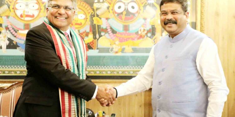 କେନ୍ଦ୍ରମନ୍ତ୍ରୀଙ୍କୁ ଭେଟିଲେ ୟୁଏସ ନ୍ୟାସନାଲ୍ ସାଇନ୍ସ ଫାଉଣ୍ଡେସନର ନିର୍ଦ୍ଦେଶକ : ଦେଶର ଶିକ୍ଷାନୁଷ୍ଠାନ ସହ ଯୋଡ଼ି ହେବା ପାଇଁ ନ୍ୟାସନାଲ ସାଇନ୍ସ ଫାଉଣ୍ଡେସନକୁ ପରାମର୍ଶ ଦେଲେ – କେନ୍ଦ୍ରମନ୍ତ୍ରୀ ଧର୍ମେନ୍ଦ୍ର ପ୍ରଧାନ