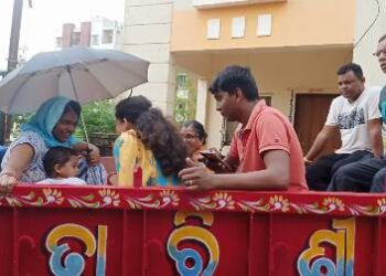 ଗର୍ଭବତୀ ମହିଳାଙ୍କୁ ଟ୍ରାକ୍ଟର ଯୋଗେ : ଡାକ୍ତରଖାନାକୁ ପଠାଇ ଥିଲେ ବିଜେଡି ନେତା ଓ କର୍ମୀଙ୍କ ଏଭଳି ବଦାନ୍ୟତାକୁ ଅଞ୍ଚଳରେ ଭୂୟସୀ ପ୍ରଶଂସା