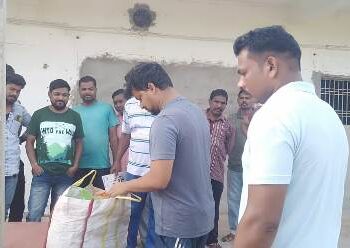 ନମ୍ୱର୍ ବିହିନ ମୋଟର ସାଇକେଲ ସହ ଛଅ ପକେଟ୍ ଗଞ୍ଜେଇ ଜବତ