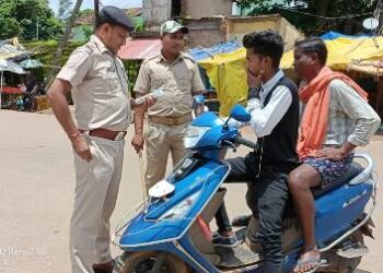 ବୈପାରିଗୁଡା ପୋଲିସର ନିଆରା ସଚେତନତା ପ୍ରୟାସ : ଟ୍ରାଫିକ ନିୟମ ଭଙ୍ଗ କଲେ କାର୍ଯ୍ୟାନୁଷ୍ଠାନ