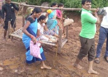 ଅପହଂଚ ଅଂଚଳରେ ରୋଗୀଙ୍କ ପାଇଁ ଦେବଦୂତ ସାଜିଛନ୍ତି ୧୦୮ ଆମ୍ବୁଲାନ୍ସ କର୍ମଚାରୀ