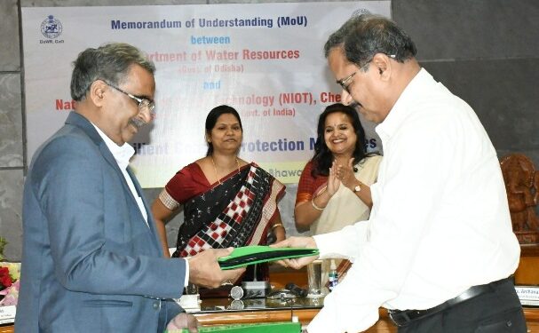 ସମୁଦ୍ର ତଟ ସୁରକ୍ଷା ଓ ଲୁଣିବନ୍ଧ ସୁଦୁଢୀକରଣ ପରିପ୍ରେକ୍ଷୀରେ ଜଳ ସମ୍ପଦ ବିଭାଗ ଏବଂ ରାଷ୍ଟ୍ରୀୟ ସାମୁଦ୍ର ପ୍ରାଦ୍ୟୋଗିକ ସଂସ୍ଥାନ ମଧ୍ୟରେ ବୁଝାମଣା ପତ୍ର ସ୍ୱାକ୍ଷରିତ – ମନ୍ତ୍ରୀ ଶ୍ରୀମତୀ ଟୁକୁନି ସାହୁ