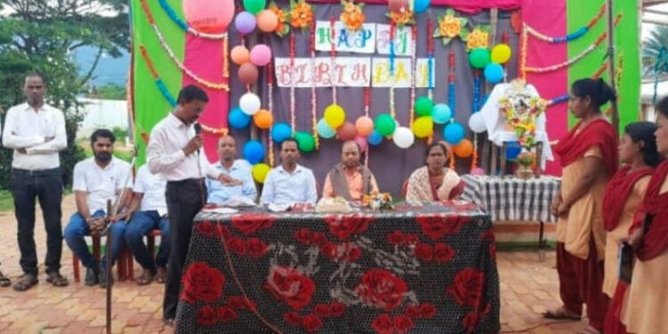 ଆର ଉଦୟଗିରି ବ୍ଲକ କେ.ଏମ.ଭାଲିଆ ସାହି ସ୍ଥିତ ୫ଟି ବିଦ୍ୟାଳୟ ତରଫରୁ ନିଆରା ଢଙ୍ଗରେ ୨୬ ଜଣ ଛାତ୍ର ଛାତ୍ରୀଙ୍କ ଜନ୍ମଦିନ ପାଳିତ