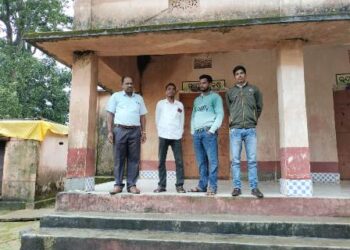 ବିଦ୍ୟାଳୟ ପରିଦର୍ଶରେ ଜିଲ୍ଲାପରିଷଦ ନିର୍ଧାରିତ ସମୟ ପୂର୍ବରୁ ବିଦ୍ୟାଳୟ ଛୁଟି ସହ ଶିକ୍ଷକ ଅନୁପସ୍ଥିତ ନେଇ ବିଗିଡ଼ିଲେ କାର୍ଯ୍ୟନୁଷ୍ଠାନ ପାଈଁ ଶିକ୍ଷା ଅଧିକାରି ଙ୍କୁ ନିର୍ଦେଶ