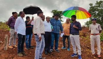 କନ୍ଧମାଳ ଜିଲ୍ଲାପାଳଙ୍କ ଦାରିଙ୍ଗବାଡ଼ି ଗସ୍ତ : ବିଭିନ୍ନ ପର୍ଯ୍ୟଟନ ସ୍ଥଳୀ ବୁଲି ପିଲାଙ୍କୁ ପାଠ ପଢାଇଲେ