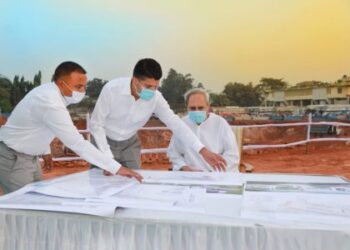 ବରମୁଣ୍ଡା ଆନ୍ତ ରାଜ୍ୟ ବସ ଟର୍ମିନାଲ ନିର୍ମାଣ ଅଗ୍ରଗତି ସମୀକ୍ଷା କାଲେ 5T ସଚିବ ଶ୍ରୀ ପାଣ୍ଡିଆନ