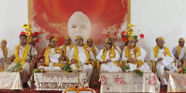 ମଣିଷ ସମାଜକୁ ଯାହା ଦିଏ ତାର କେଇଗୁଣ ଫେରିପାଏ