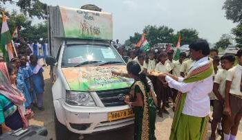 କଳାହାଣ୍ଡି ଓ ସୁନ୍ଦରଗଡ଼ ଜିଲ୍ଲା ପରିକ୍ରମା କରୁଛି ‘ଅହିଂସା ରଥ’ ବିଭିନ୍ନ ସ୍ଥାନରେ ଉଚ୍ଛ୍ୱସିତ ସମ୍ବର୍ଦ୍ଧନା