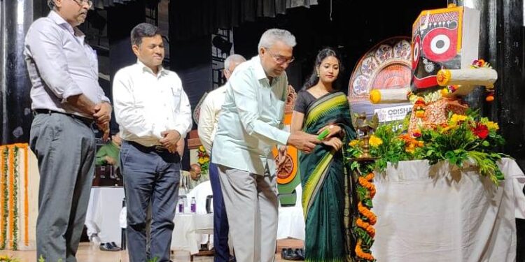 ରାଜ୍ୟ ପର୍ଯ୍ୟଟନ ବିଭାଗ ତରଫରୁ ବିଶ୍ୱ ପର୍ଯ୍ୟଟନ ଦିବସ ବିଭାଗର ସାଂସ୍କୃତିକ ପରିଷଦ ତରଫରୁ ନାଟକ ‘ମଣିଷ ଗଛର ଛାଇ’ ପରିବେଷଣ