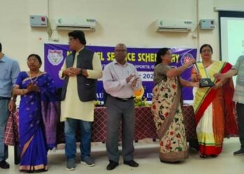 ଏନଏସଏସ ଦିବସ ଅବସରରେ ବ୍ରହ୍ମପୁର ବିଶ୍ଵବିଦ୍ୟାଳୟ ଠାରେ ପାରଳାଖେମୁଣ୍ଡିର ଦୁଇ ଜଣ ସ୍ବେଚ୍ଛାସେବୀ ଭାବେ ସମ୍ମାନିତ