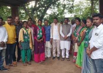 ବୈପାରିଗୁଡା ବିଜେଡି ଦଳରେ ଯୋଗଦାନ ଦେଇ : ଶଙ୍ଖ ଫୁଙ୍କିଲେ ମହିଳାଗୋଷ୍ଠୀ