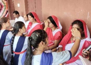 ଶିକ୍ଷକ ଅଟନ୍ତି ଯୁଗ ନିର୍ମାତା- ଛାତ୍ରଛାତ୍ରୀ ରାଷ୍ଟ୍ର ଭାଗ୍ଯ ବିଧାତା