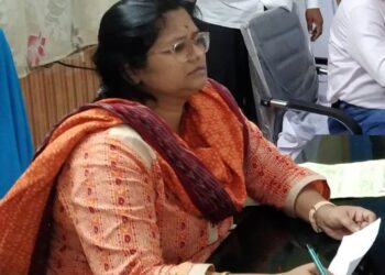 ଜିତେନ୍ଦ ଚୌଧୁରୀଙ୍କ ଉପରେ ମନରେଗା ଯୋଜନା ୨୩ ଲକ୍ଷ ୭୪ହଜାର ୪ଶହ ୧୭ଟଙ୍କାର ଅର୍ଥ ତୋଷାରପାତ ନିଲମ୍ବିତ କଲେ ଜିଲ୍ଲାପାଳ