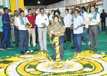 ଜାତୀୟ ସ୍ତରୀୟ ହସ୍ତତନ୍ତ ମେଳା-୨୦୨୨ : ହସ୍ତତନ୍ତ, ବୟନ ଓ ହସ୍ତଶିଳ୍ପ ମନ୍ତ୍ରୀ ଶ୍ରୀମତୀ ରୀତା ସାହୁ ଏହି ମେଳାକୁ ଉଦ୍‌ଘାଟନ କରିଛନ୍ତି