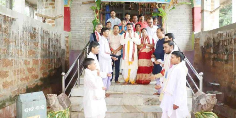 ନୟାଗଡ଼ ଜିଲ୍ଲା ରଣପୁରର ପ୍ରସିଦ୍ଧ ମା’ମଣିନାଗ ପୀଠରେ : ବିଭିନ୍ନ ବିକାଶମୂଳକ କାର୍ଯ୍ୟର ଲୋକାର୍ପଣ କଲେ – କେନ୍ଦ୍ରମନ୍ତ୍ରୀ ଧର୍ମେନ୍ଦ୍ର ପ୍ରଧାନ