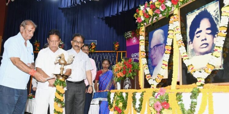 ସୂଚନା ଓ ଲୋକସଂପର୍କ ବିଭାଗ ପକ୍ଷରୁ ରାଜ୍ୟସ୍ତରୀୟ କାର୍ଯ୍ୟକ୍ରମ ଶହୀଦ ବାଜିରାଉତ ଓ ଲୋକନାୟକ ଜୟପ୍ରକାଶଙ୍କୁ ଭାବପୂର୍ଣ୍ଣ ଶ୍ରଦ୍ଧାଞ୍ଜଳି