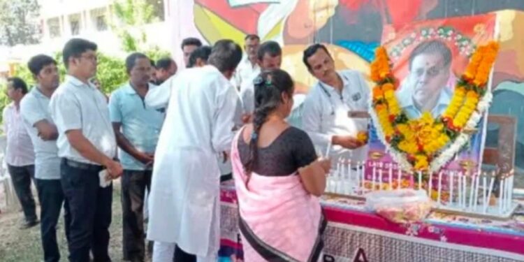 ପ୍ରଧାନ ଶିକ୍ଷକସୁଶିଲ କୁମାର ପଣ୍ଡାଙ୍କ ଅକାଳ ବିୟୋଗ ନେଇଶୋକସଭା