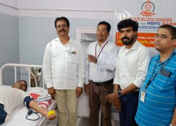ପାରଳାଖେମୁଣ୍ଡି ମୁଖ୍ୟ ଜିଲ୍ଲା ଚିକିତ୍ସାଳୟ ଥିବା ରକ୍ତ ଭଣ୍ଡାର ଠାରେ ଗଜପତି ବ୍ଲଡ଼ ଡୋନର ପକ୍ଷରୁ ରକ୍ତ ଦାନ ଶିବିର