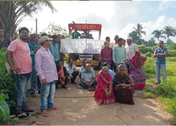 ମୌଳିକ ସୁବିଧାରୁ ବଞ୍ଚିତ ଡୁଗୁଡ଼ିପାରି ଗ୍ରାମବାସୀଙ୍କ ପଞ୍ଚାୟତ କାର୍ଯ୍ୟାଳୟ ଘେରାଉ