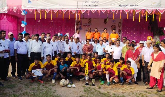 ନୟାଗଡ ଜିଲ୍ଲାସ୍ତରୀୟ ଆନ୍ତଃବିଦ୍ୟାଳୟ ଫୁଟବଲ୍ ଟୁର୍ଣ୍ଣାମେଣ୍ଟ ଉଦଯାପିତ : ୩-୧ ଗୋଲ ରେ ବିଜୟୀ ହେଲା ରଣପୁର ବ୍ଲକ୍