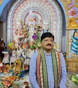 କଟକ କଲେଜଛକ ପୂଜା ପ୍ରତିଷ୍ଠାନ ନବନିର୍ମିତ ଚାନ୍ଦିମେଢ଼ ପରିଦର୍ଶନ କଲେ ପୁର୍ବତନ ମନ୍ତ୍ରୀ ତଥା ମାହାଙ୍ଗା ବିଧାୟକ ଶ୍ରୀଯୁକ୍ତ ପ୍ରତାପ ଜେନା