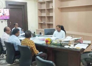 କେନ୍ଦ୍ରାଞ୍ଚଳ ରାଜସ୍ବ ଆୟୁକ୍ତ ଙ୍କ ପୁରୀ ଜିଲ୍ଲାପାଳ ଙ୍କ କାର୍ଯ୍ୟାଳୟ ସମୀକ୍ଷା